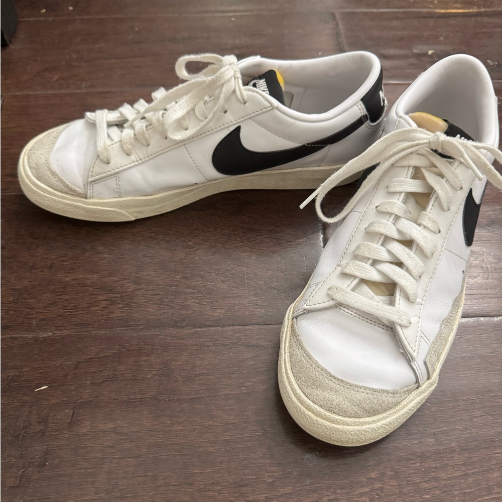 Womens nike shoes